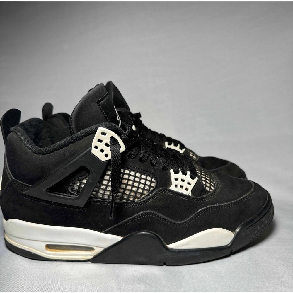 Size 10.5 - Nike Air Jordan 4 Retro White Thunder Men's Shoes Ships Now